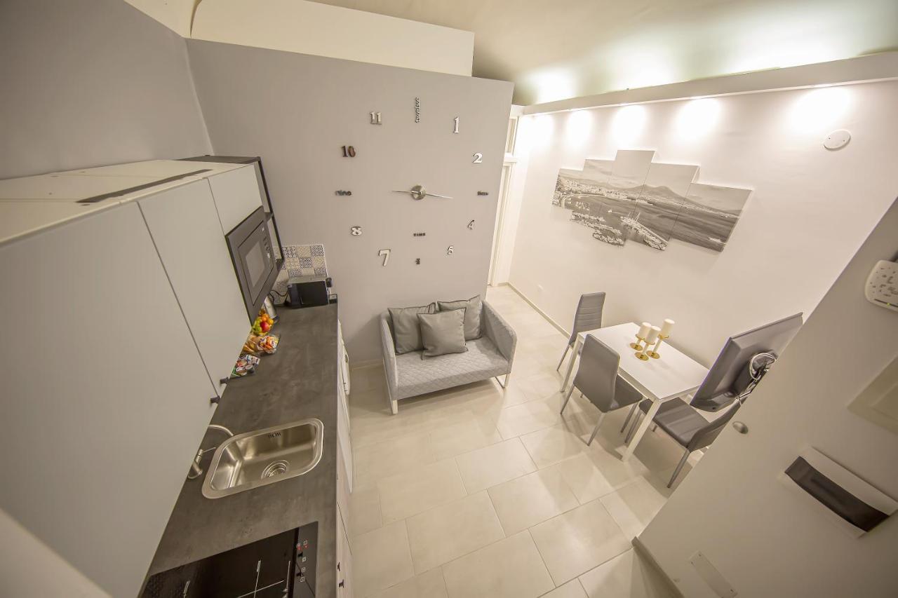 Olina Apartments N.6 Napels Buitenkant foto